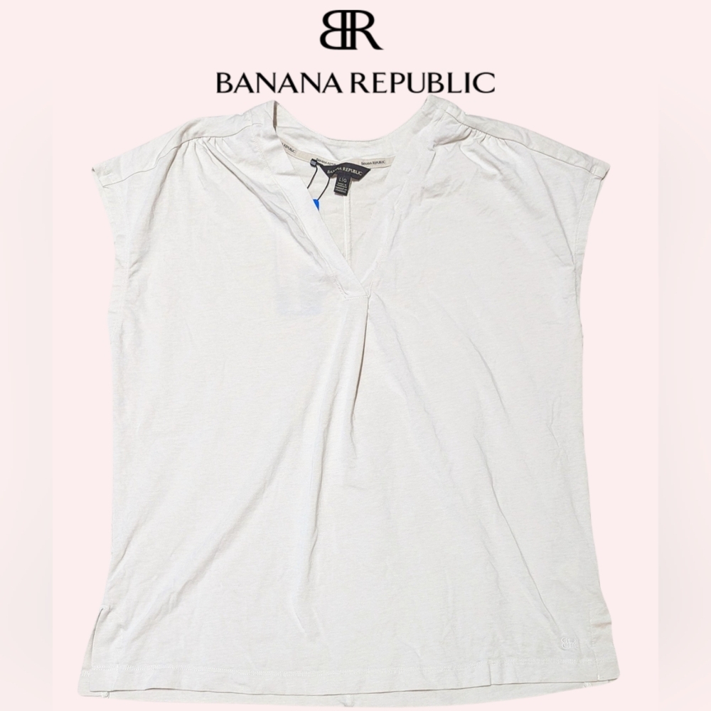 Banana Republic size Lg NWT, V neck beige colour cap sleeve T shirt